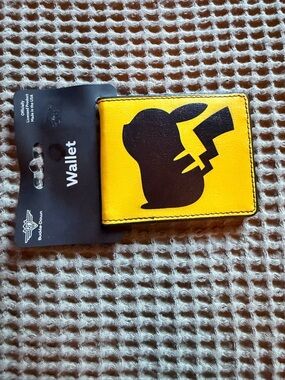 Buckle-Down 2015 Vintage Yellow and Black Pikachu Bi-Fold Wallet